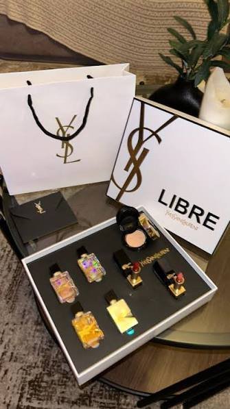 Le Vestiair perfum backeg