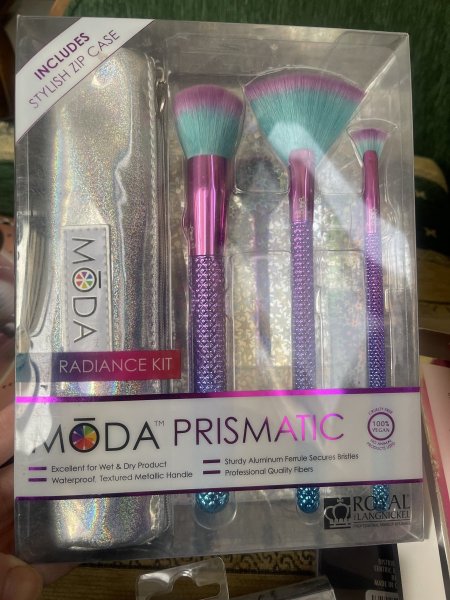 MŌDA® Prismatic 4 pc Deluxe Gift Kit